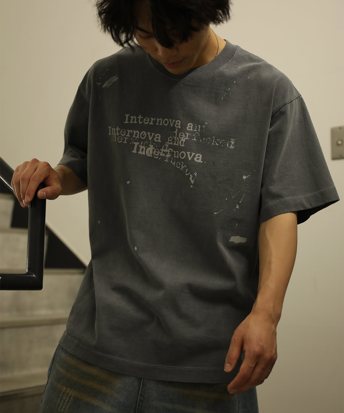 HOOK タイプライター × ペイントスプラッシュ ウォッシュ オーバーサイズT (SS)