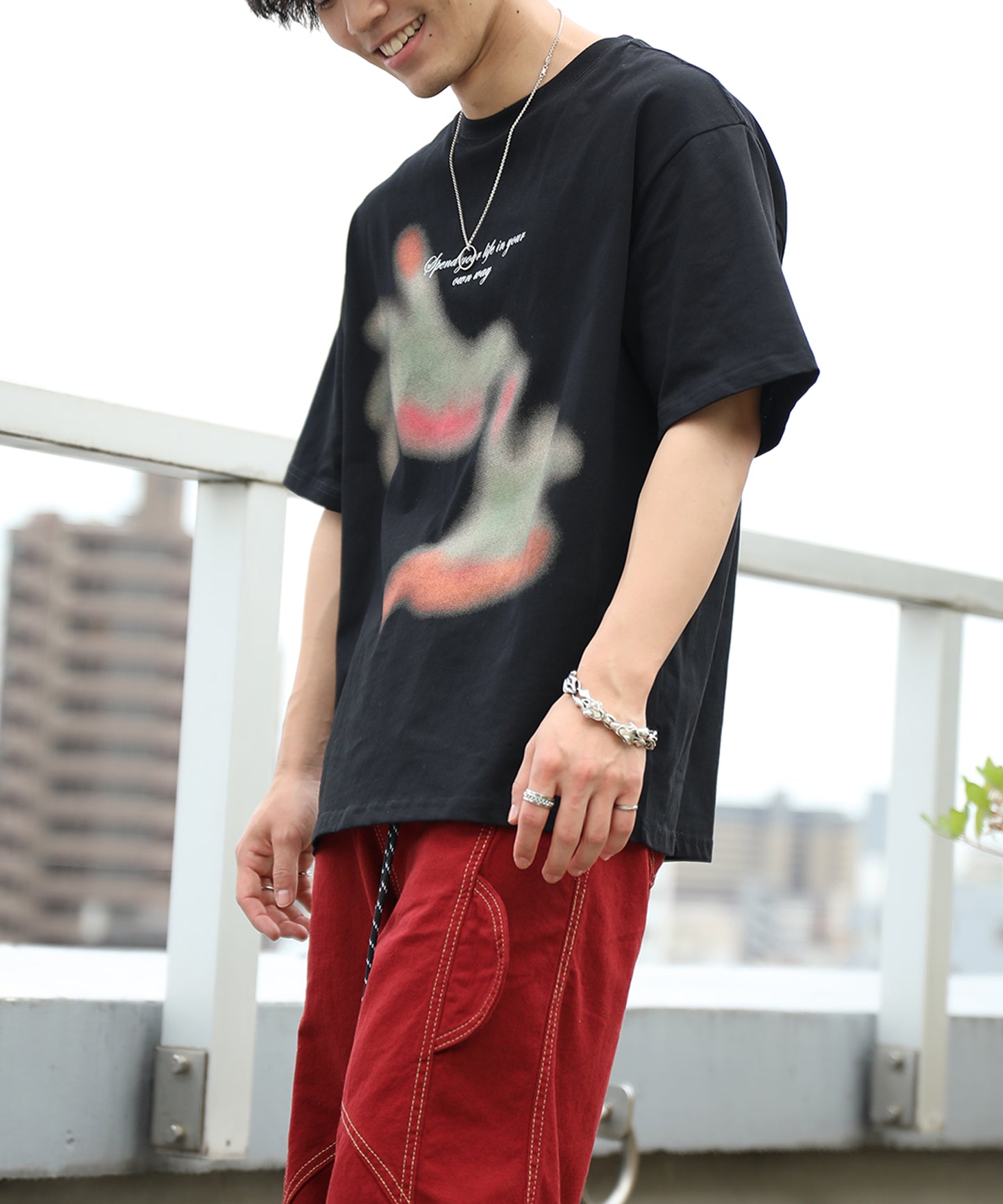 HOOK ブラーアート × スローガン グラフィックT (SS)