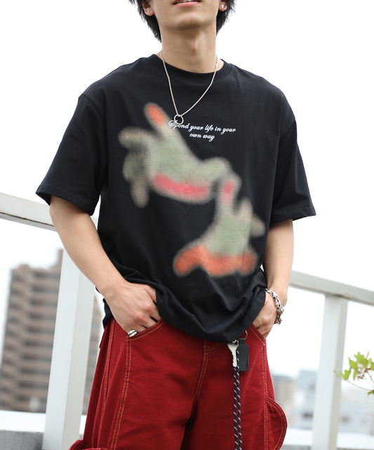 HOOK ブラーアート × スローガン グラフィックT (SS)