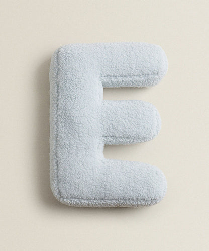 アルファベットイニシャルクッション