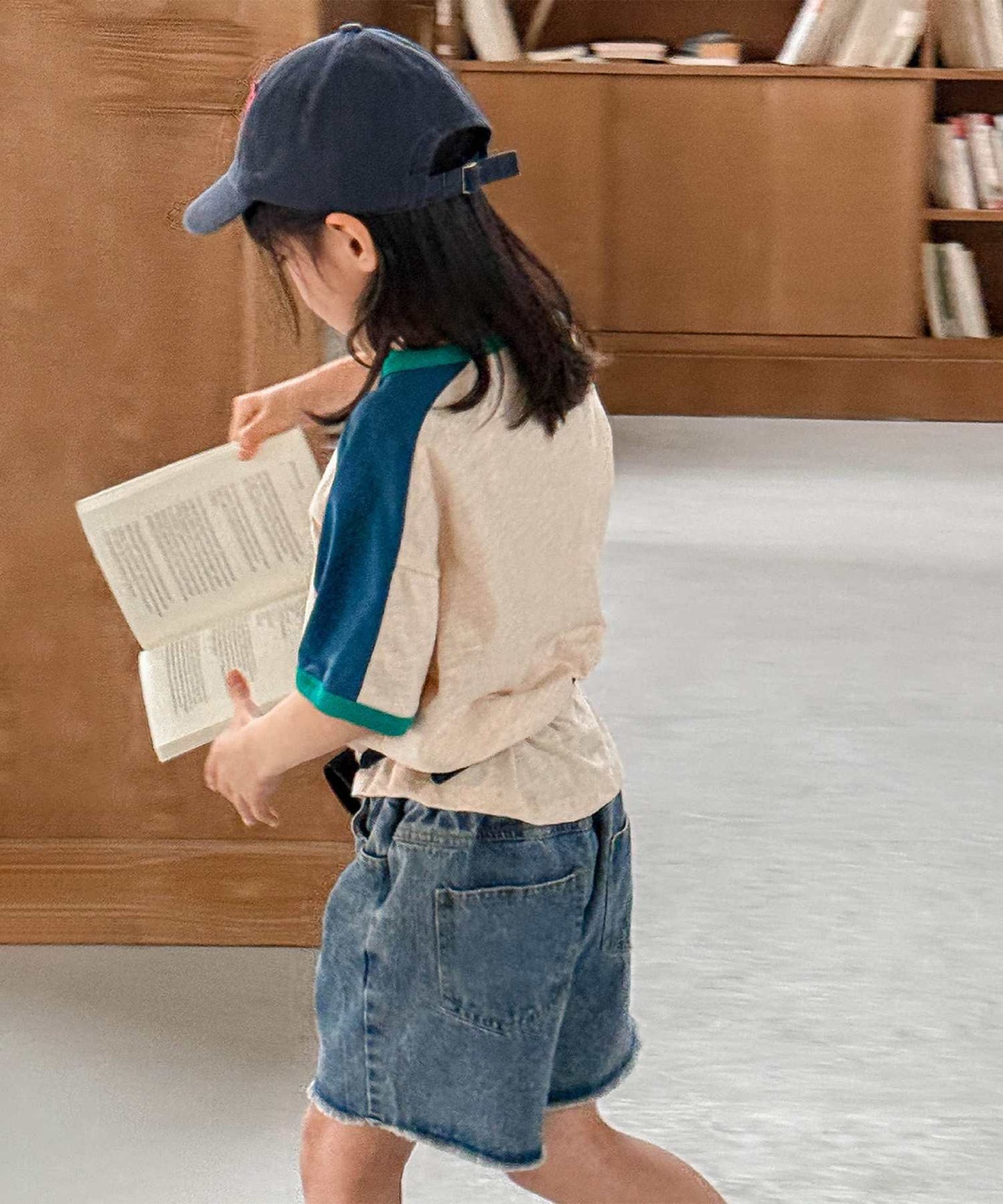 【aimoha-KIDS-】ナンバープリントラグランTシャツ
