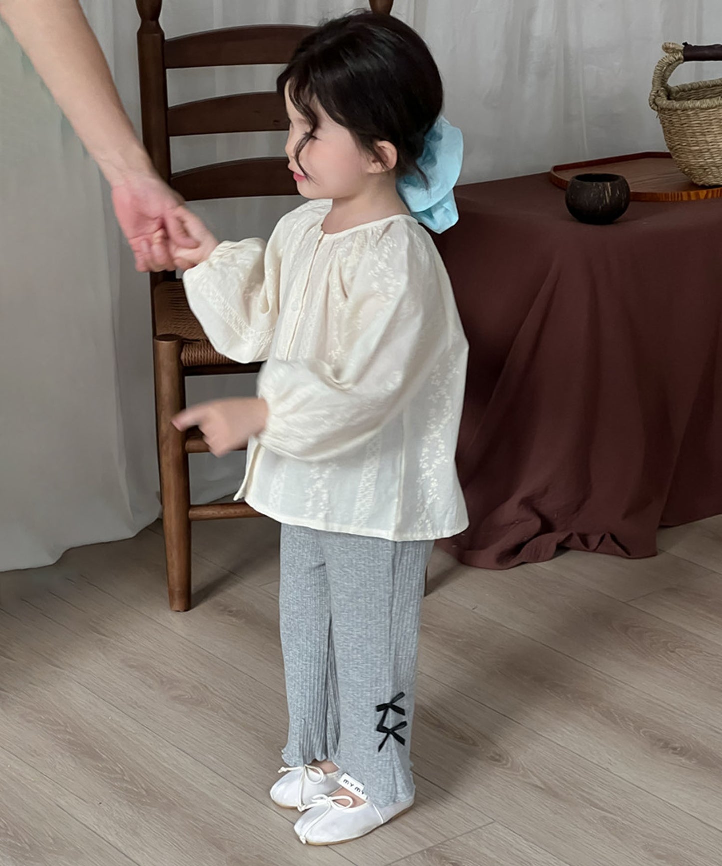 【aimoha-KIDS-】キッズ　サイドリボンリブフレアパンツ