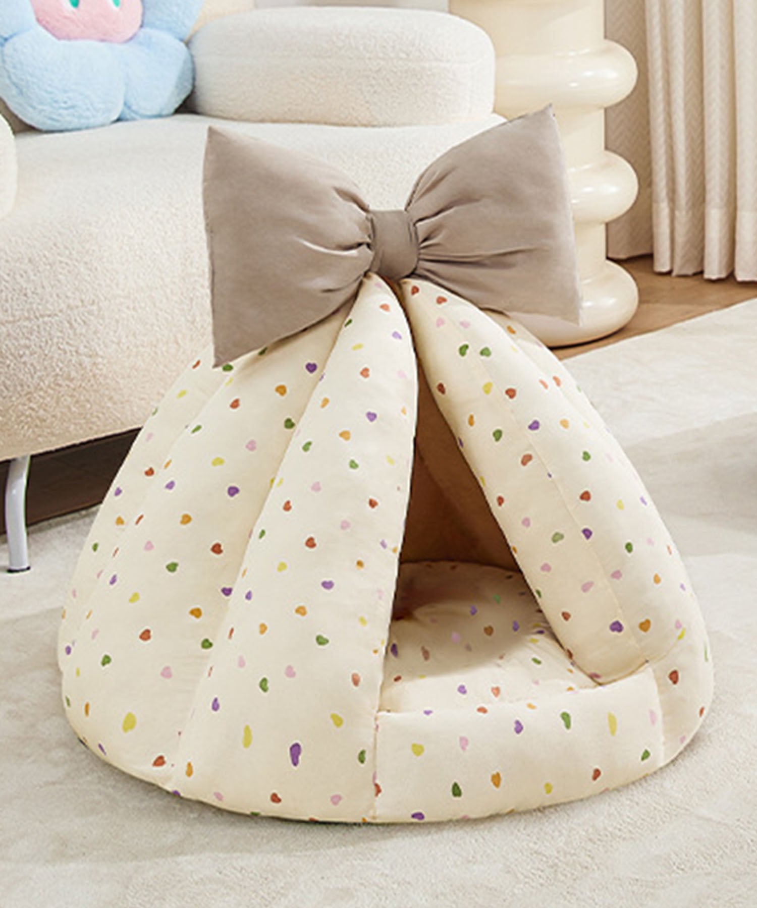 Big Ribbon Pet Retreat Bed