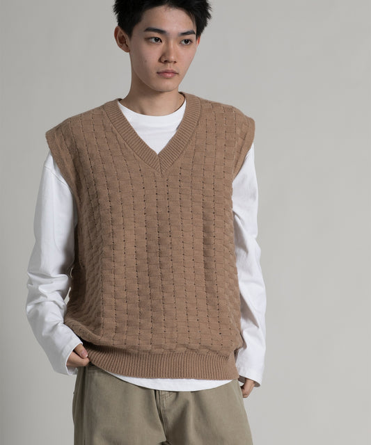 【aimoha neo】 Textured V-Neck Knit Vest