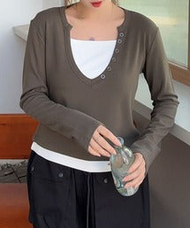 ボタン付きVネックレイヤードトップス