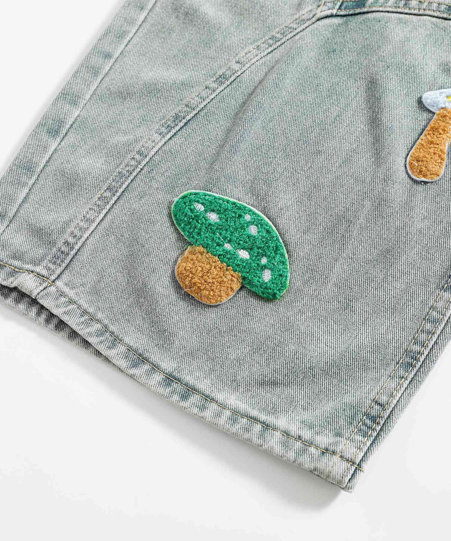 HOOK マッシュルーム刺繍 バレルレッグデニム　チェックベルト付き