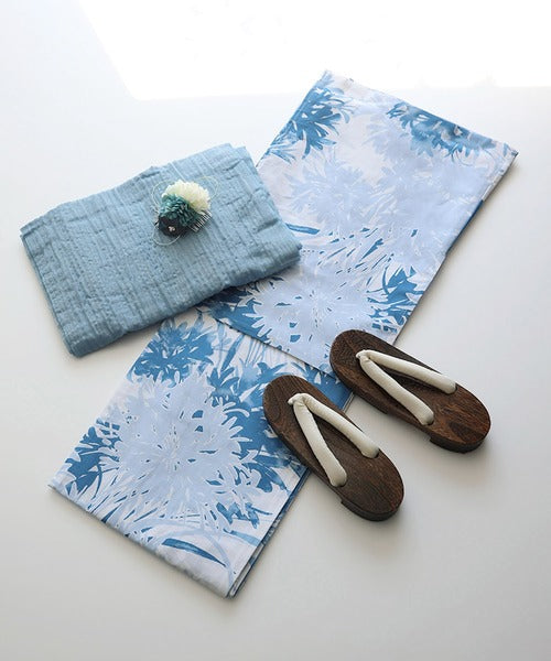 Floral Cotton Yukata 4-Piece Set: Yukata, Hecho Obi, Geta, Hair Ornament