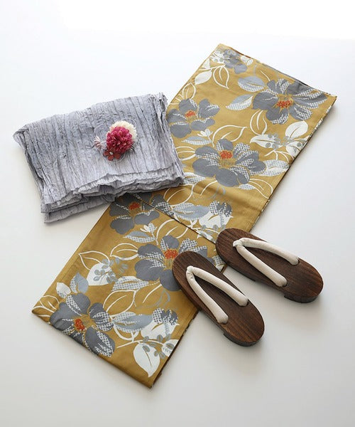 Floral Cotton Yukata 4-Piece Set: Yukata, Hecho Obi, Geta, Hair Ornament