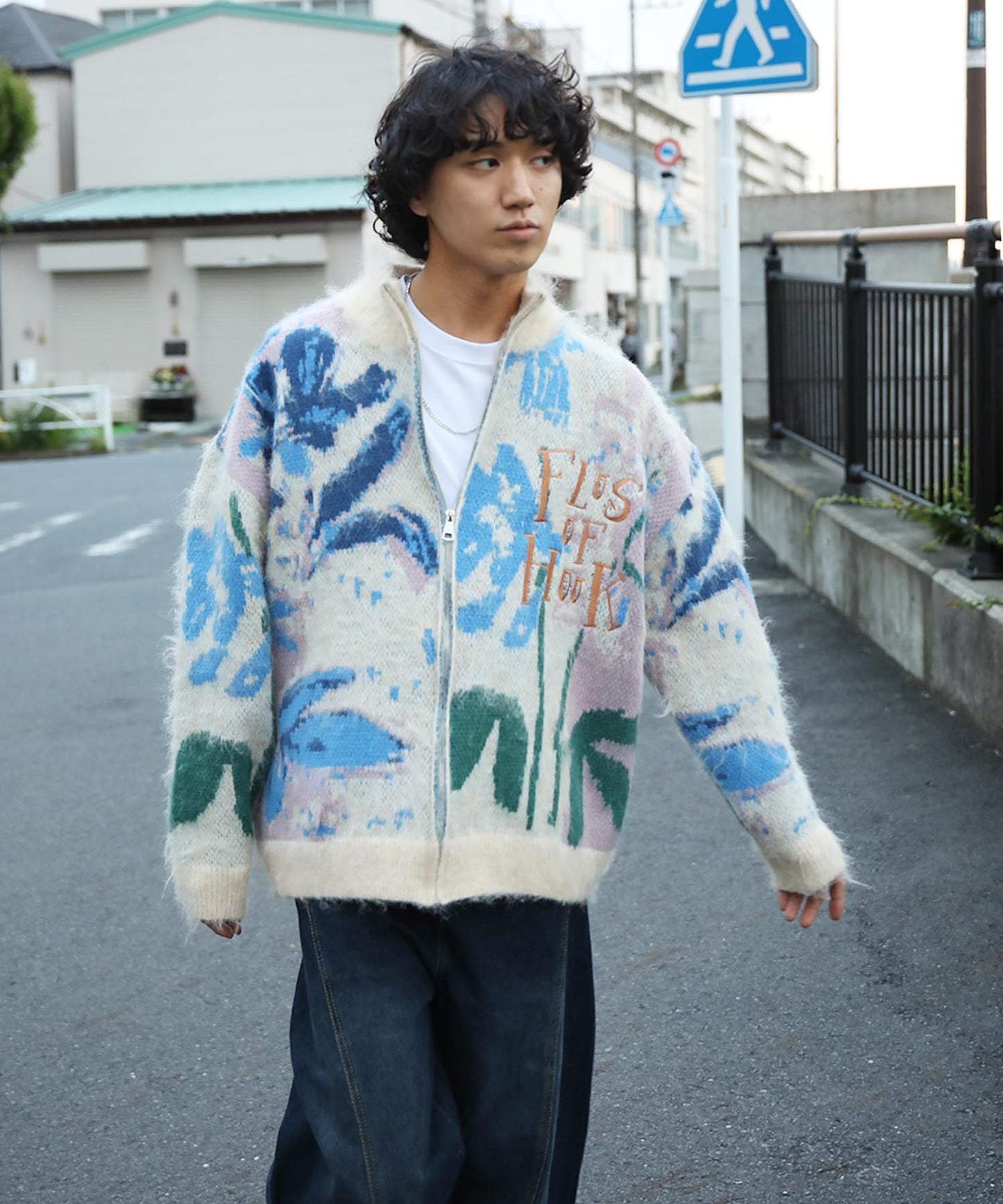 HOOK -original-　抽象花模様ハイネックジップ長起毛カーディガン