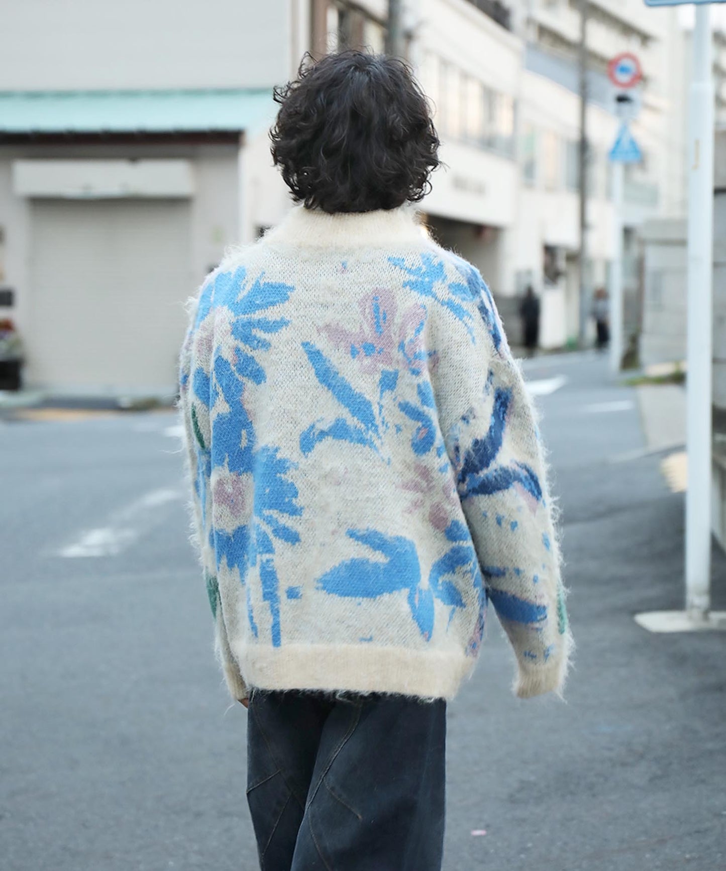 HOOK -original-　抽象花模様ハイネックジップ長起毛カーディガン