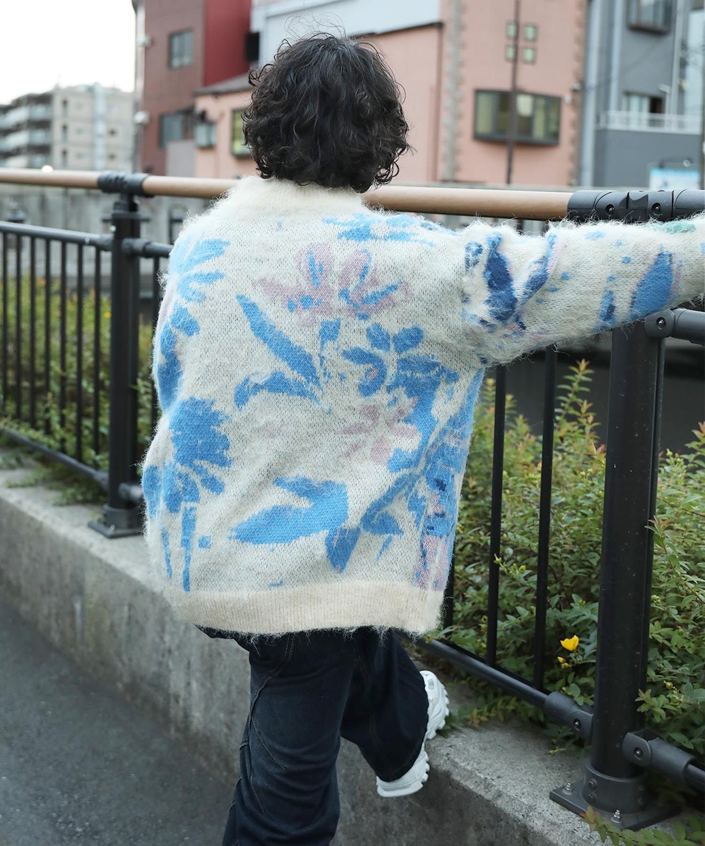 HOOK -original-　抽象花模様ハイネックジップ長起毛カーディガン