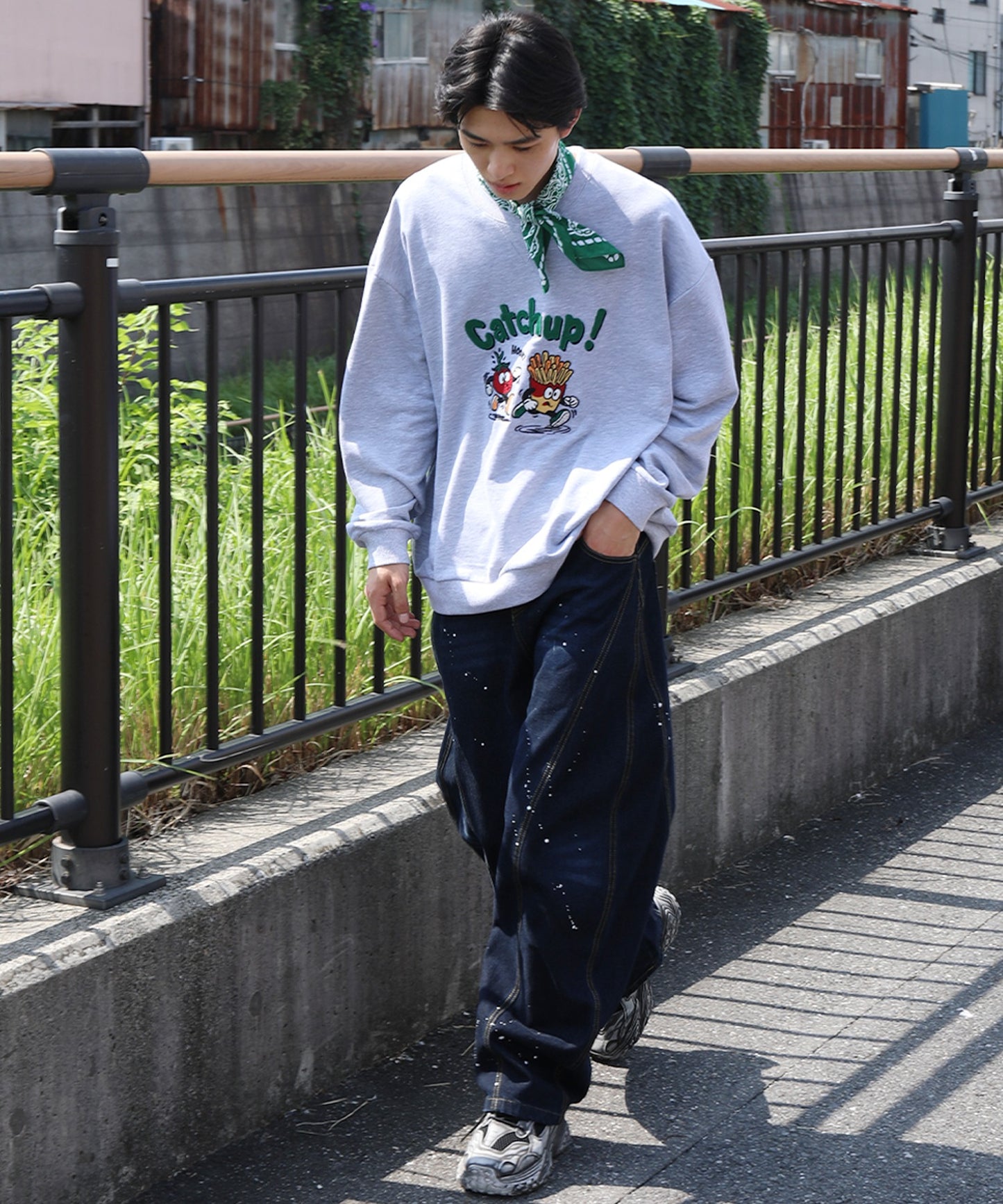 コクーン ペンキ加工 デニムパンツ