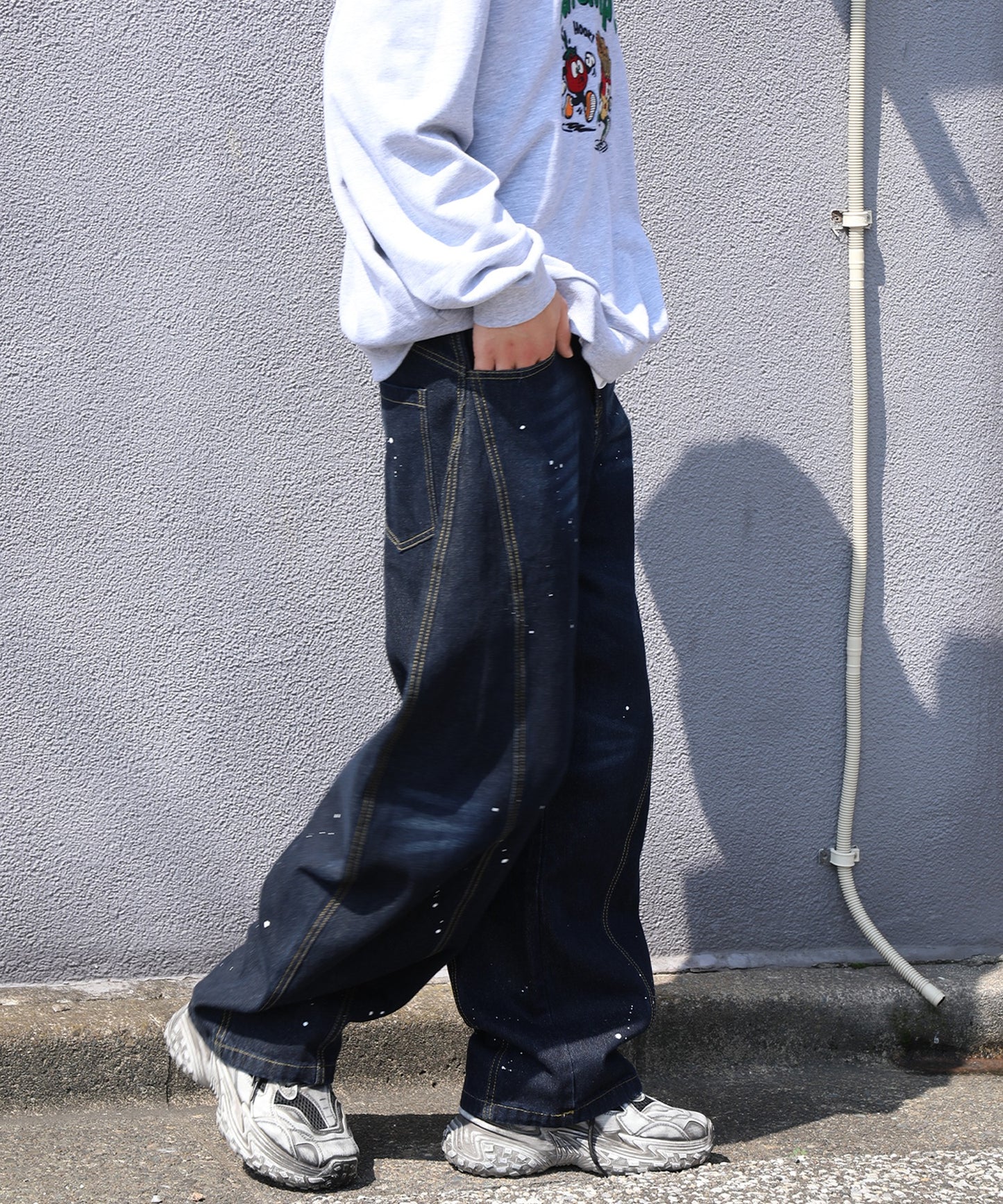 コクーン ペンキ加工 デニムパンツ