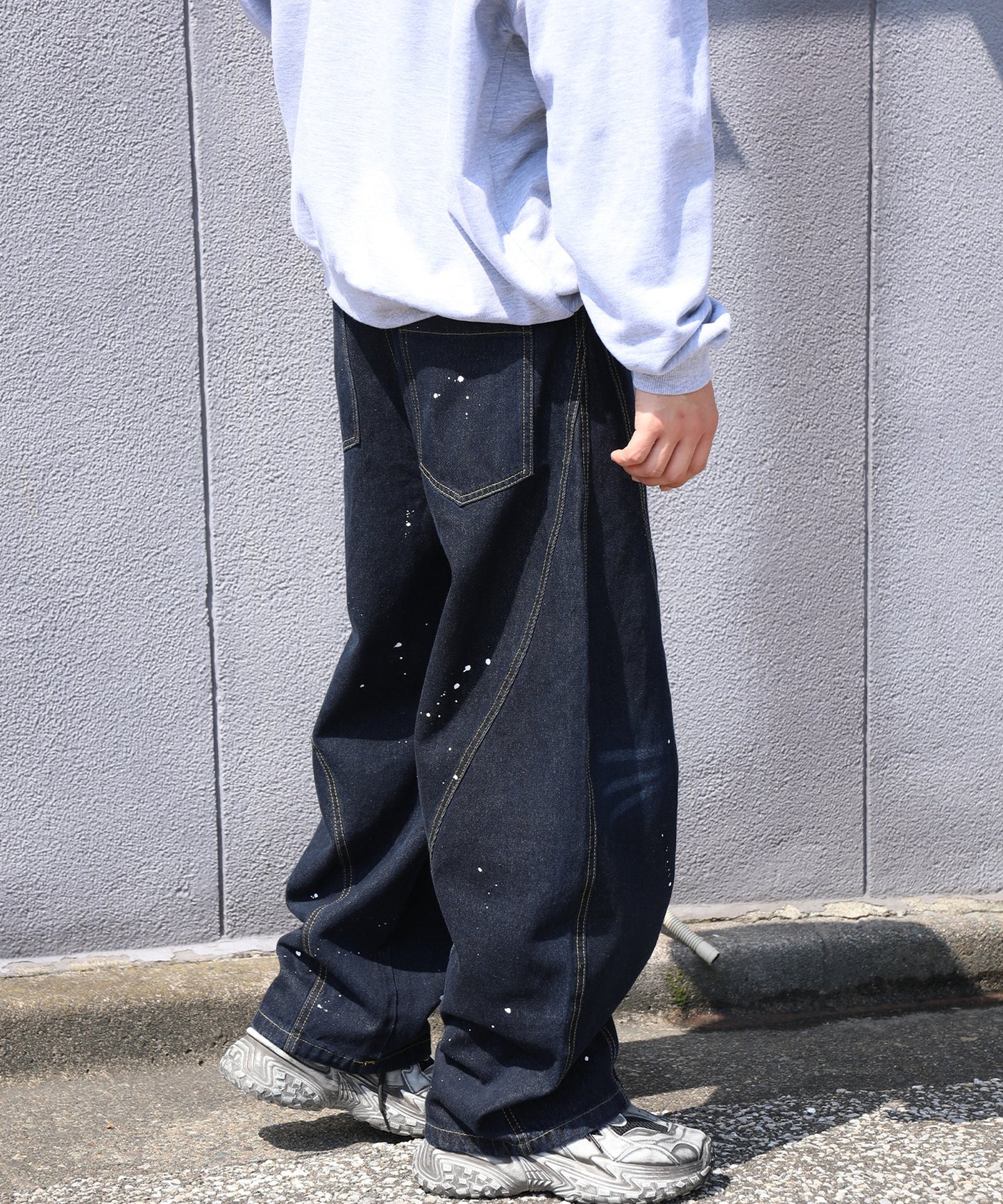 コクーン ペンキ加工 デニムパンツ