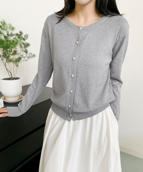 パールボタンカーディガン