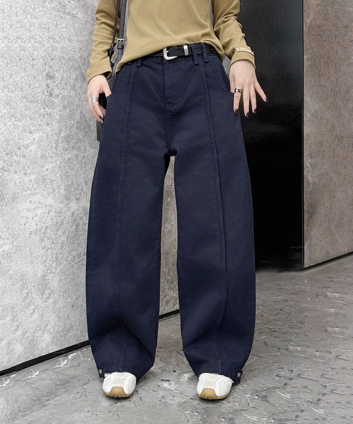 裾ベルト付き ワイドパンツ デニム／カーゴ風デザイン