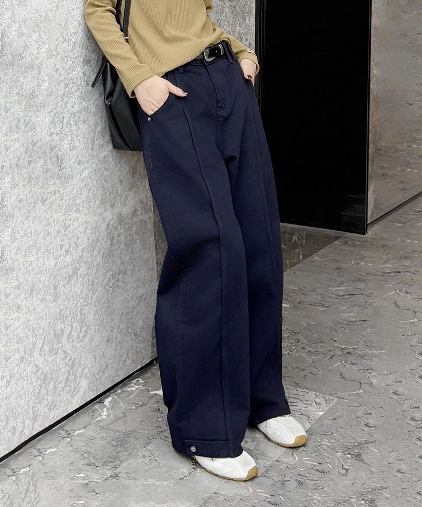 裾ベルト付き ワイドパンツ デニム／カーゴ風デザイン