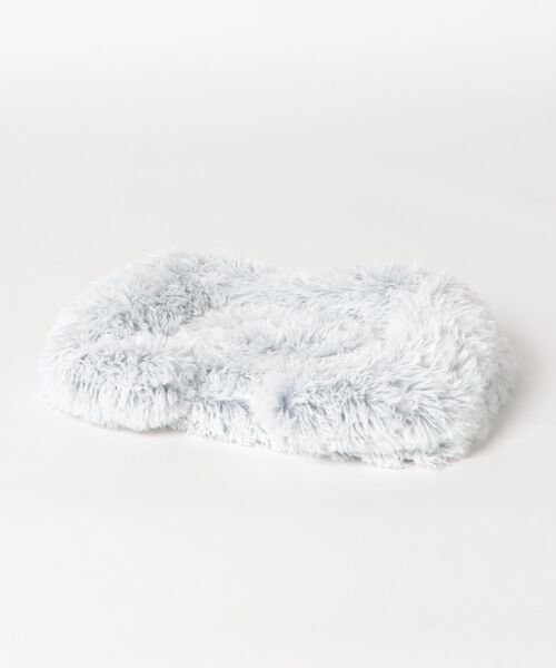 Fluffy sofa-style pet bed