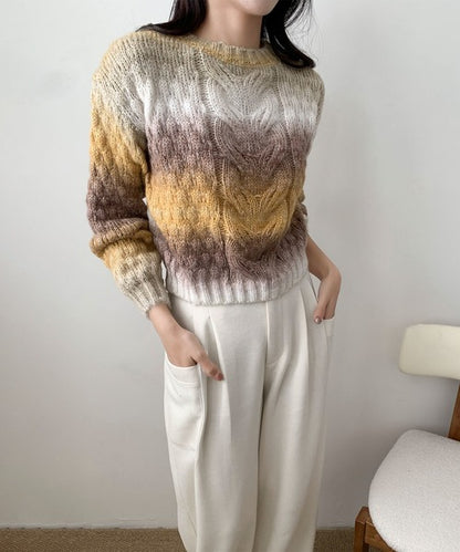 グラデーションケーブル編みニットプルオーバー
