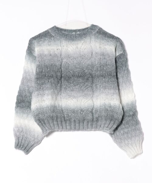 グラデーションケーブル編みニットプルオーバー