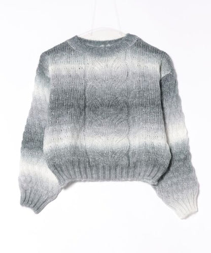 グラデーションケーブル編みニットプルオーバー