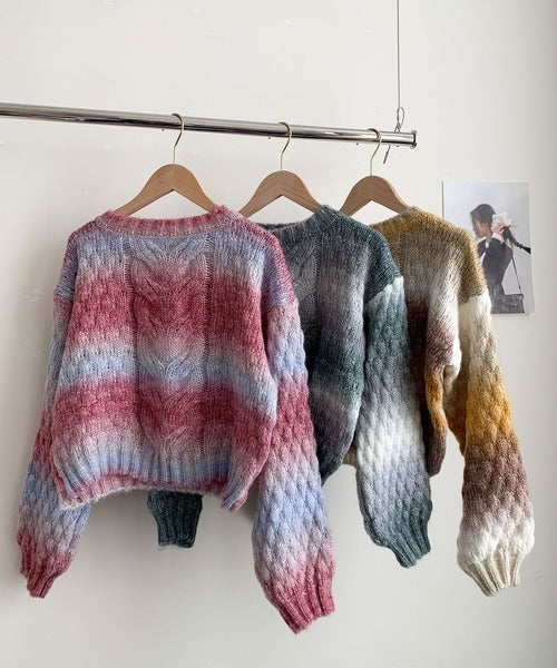 グラデーションケーブル編みニットプルオーバー