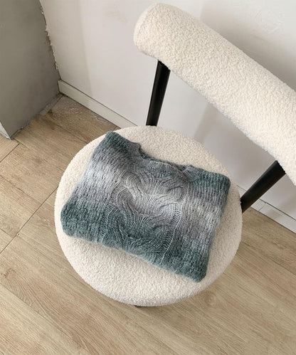 グラデーションケーブル編みニットプルオーバー