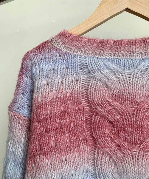 グラデーションケーブル編みニットプルオーバー