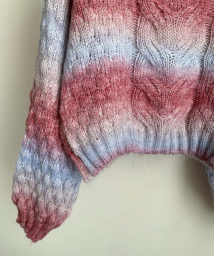 グラデーションケーブル編みニットプルオーバー