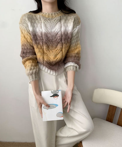 グラデーションケーブル編みニットプルオーバー