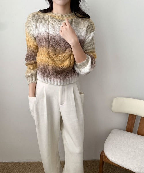 グラデーションケーブル編みニットプルオーバー