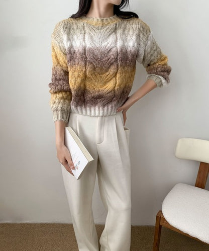 グラデーションケーブル編みニットプルオーバー