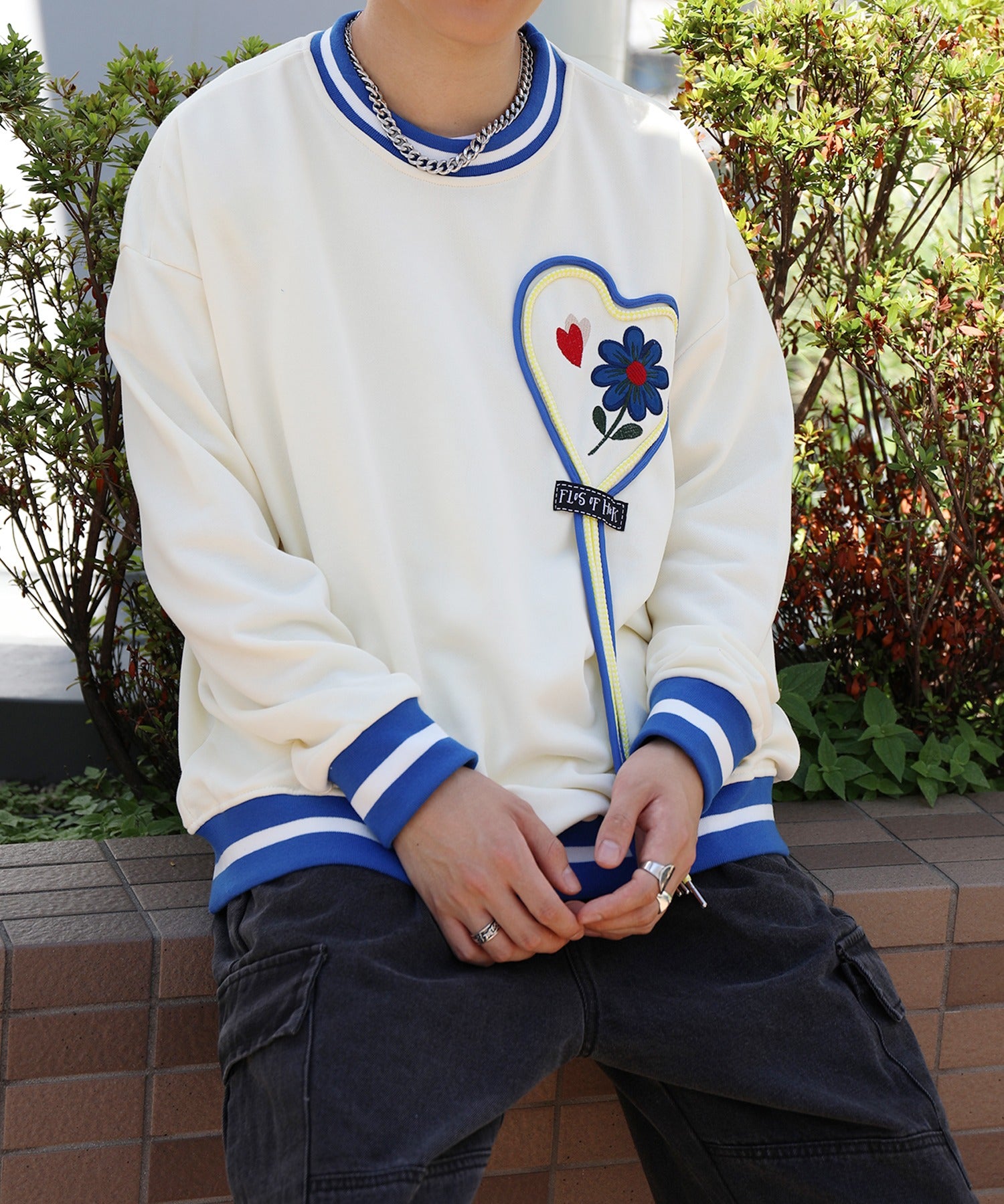 【HOOK -original- 】レトロ調花刺繍ハート紐デザインスウェット