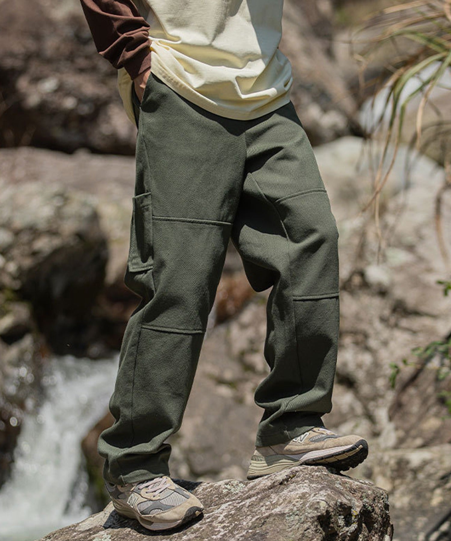 HOOK】ヴィンテージ風ウォッシュ加工横切り替えカーゴパンツ – 《公式