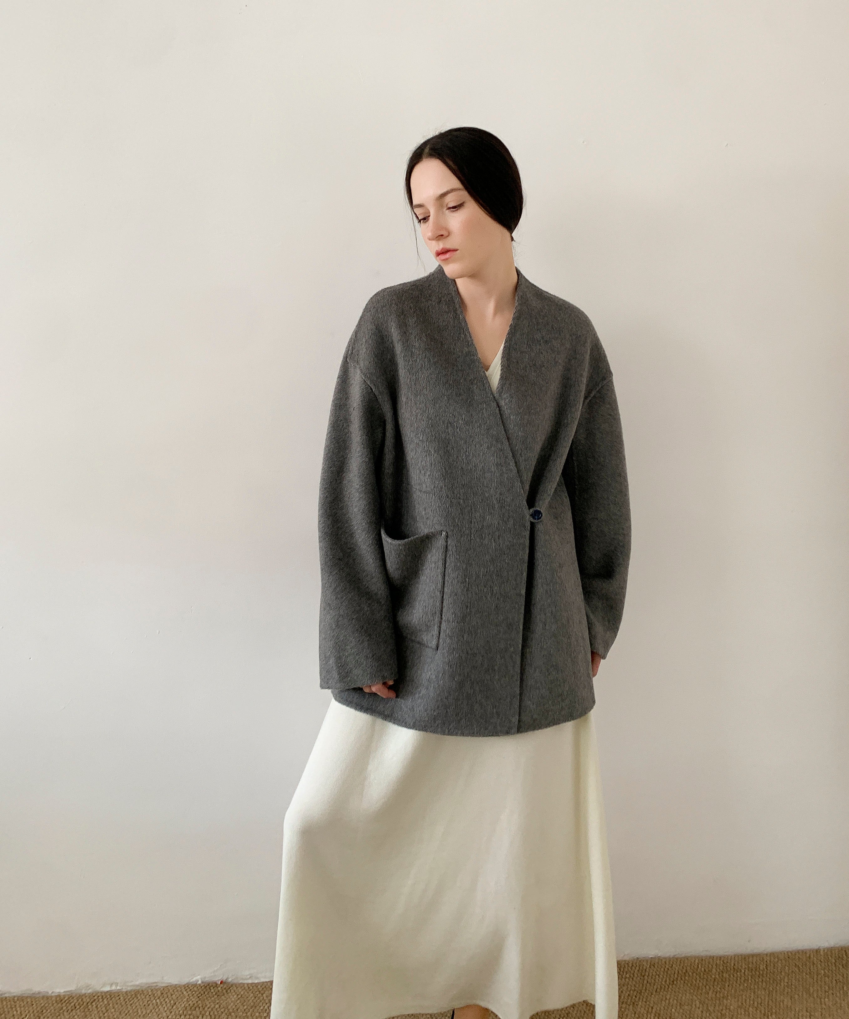 DECADE CLASSIC ノーカラーリバーウールコート