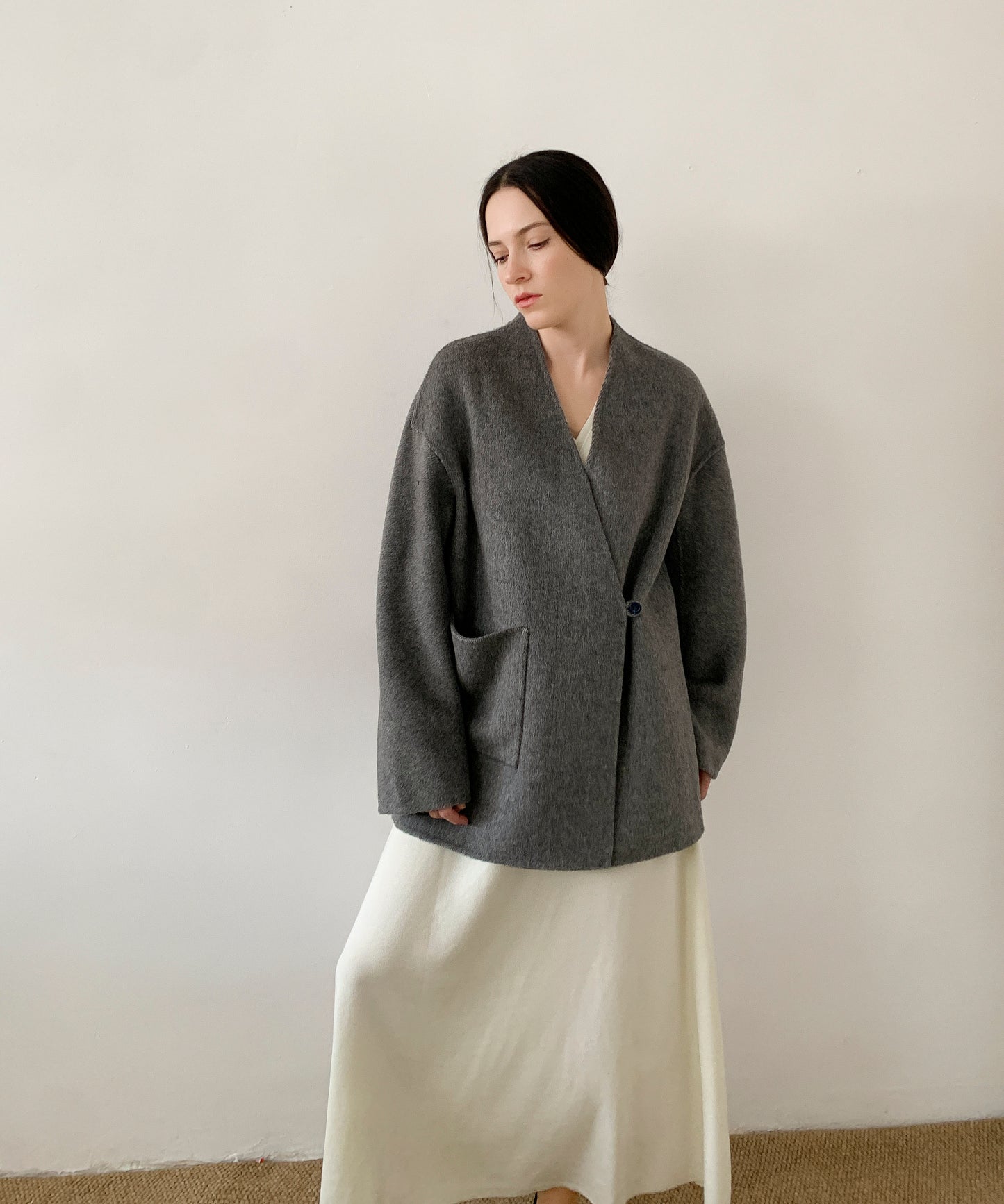 DECADE CLASSIC ノーカラーリバーウールコート