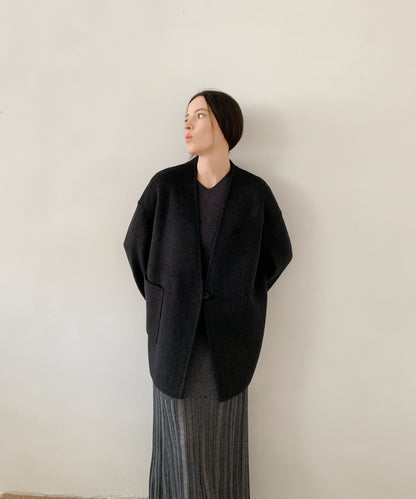 DECADE CLASSIC ノーカラーリバーウールコート