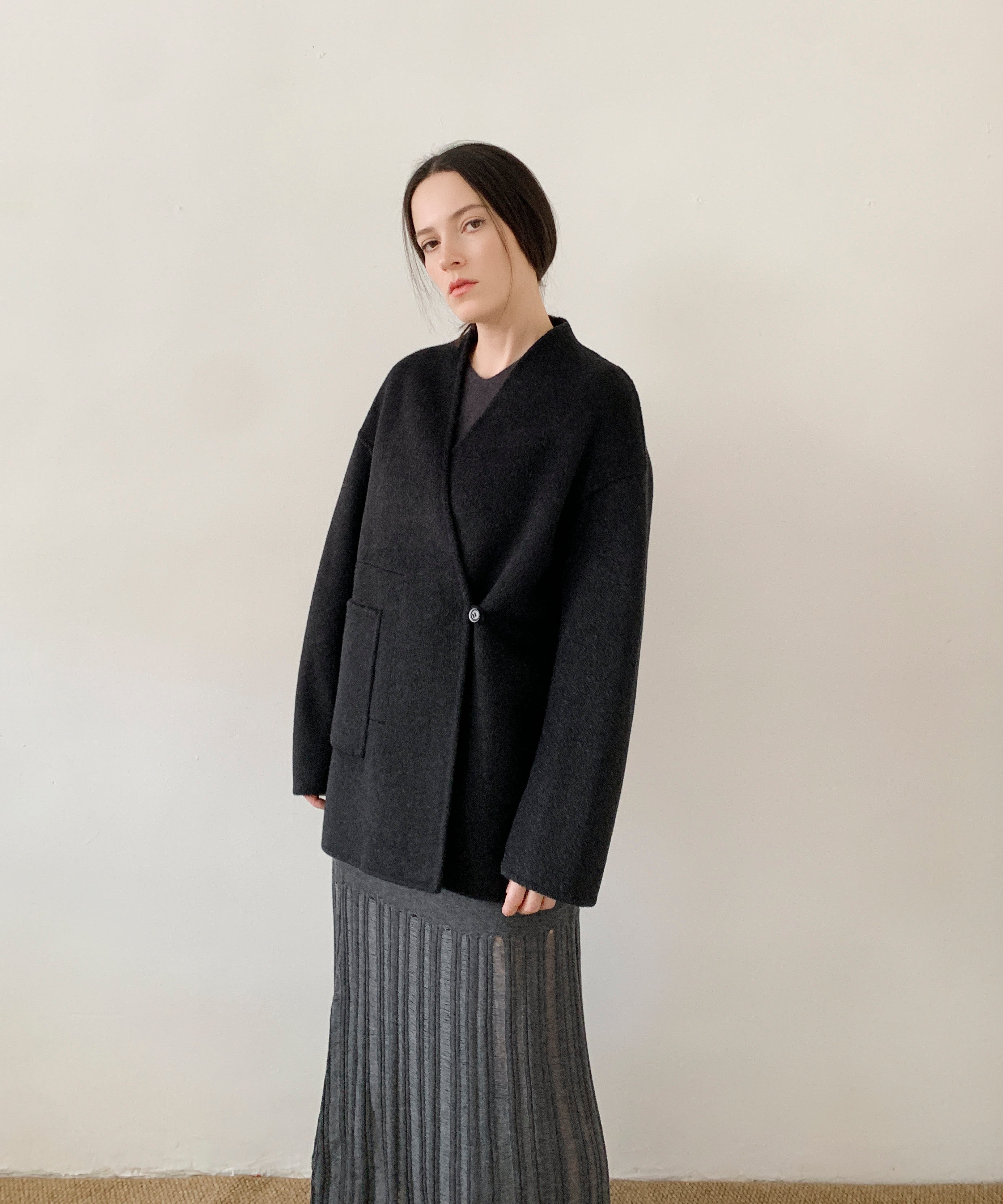 DECADE CLASSIC ノーカラーリバーウールコート