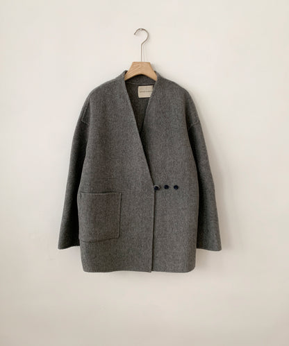 DECADE CLASSIC ノーカラーリバーウールコート