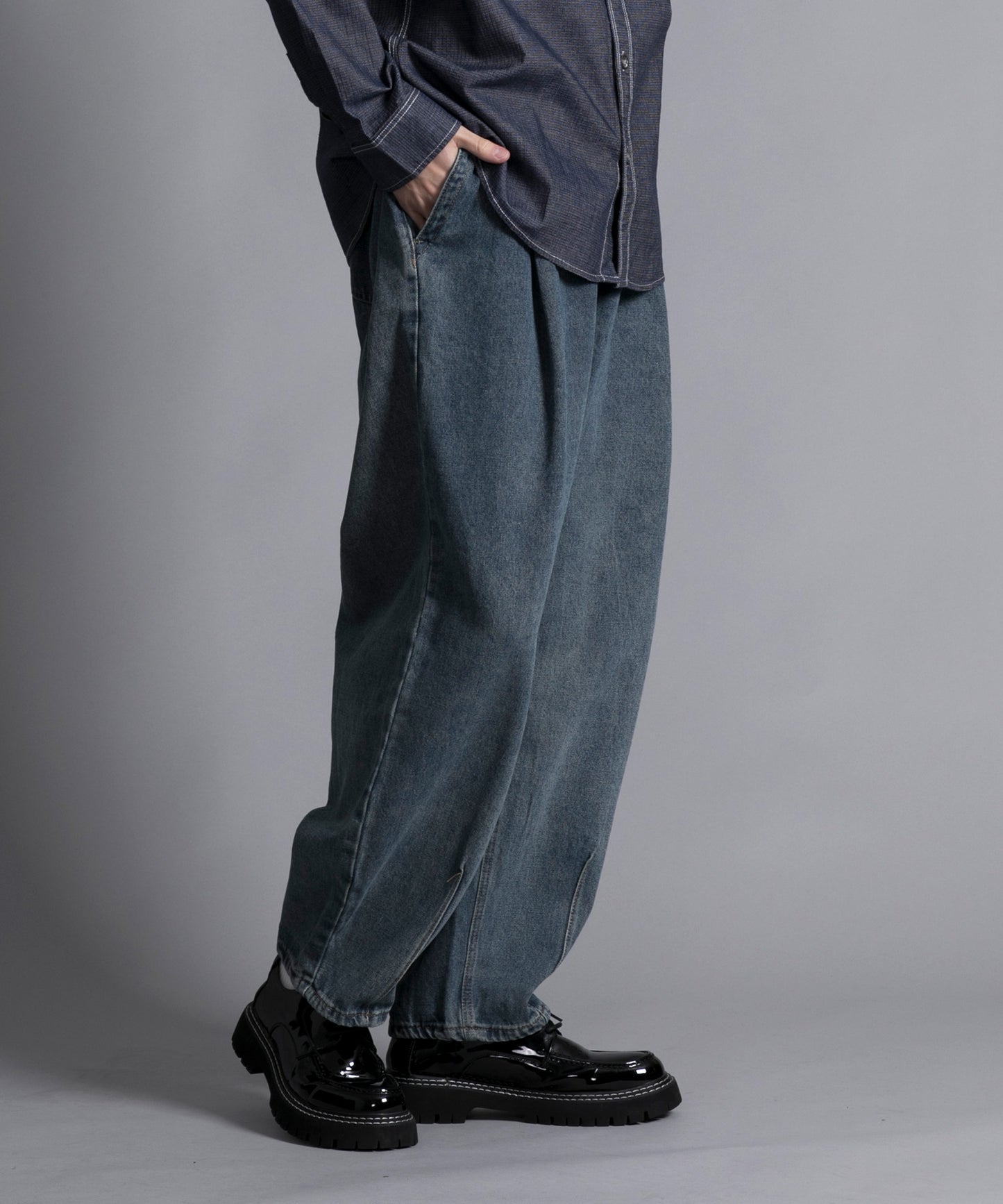 【aimoha neo】BAGGY DOUBLE　BELT TUCK JEANS