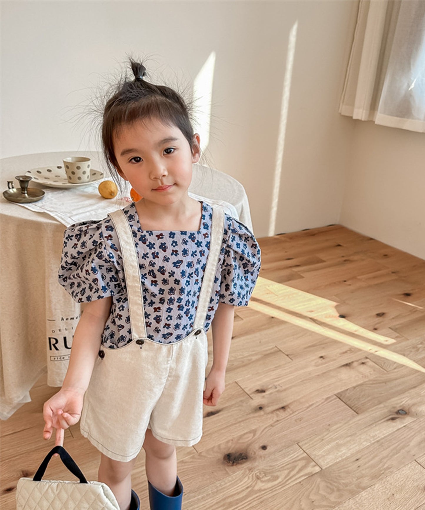 【aimoha-KIDS-】韓国子供服 花総柄パフスリーブブラウス