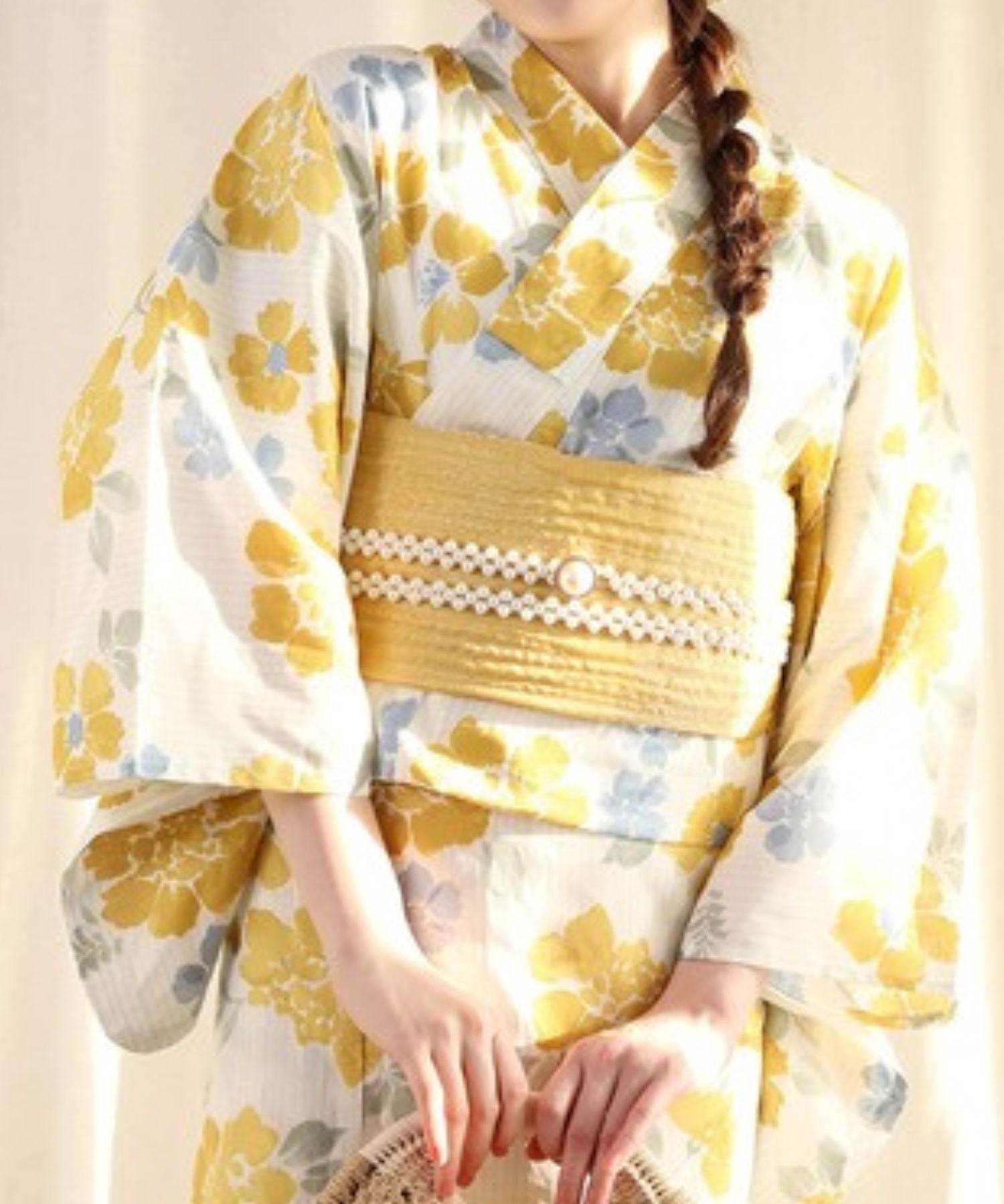 Floral Cotton Yukata 4-Piece Set: Yukata, Hecho Obi, Geta, Hair Ornament