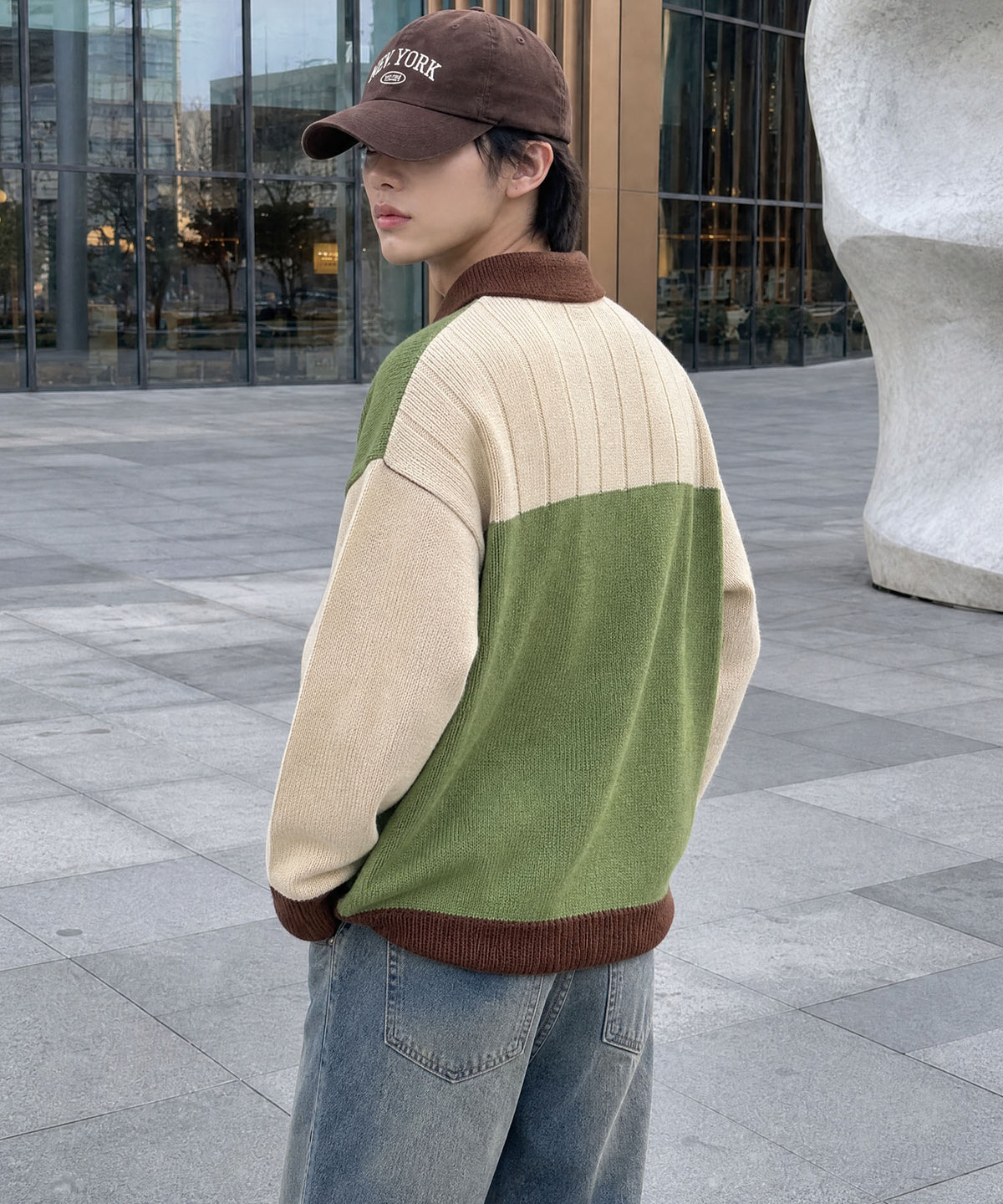 [HOOK] Vintage clothing style character embroidery switching polo knit