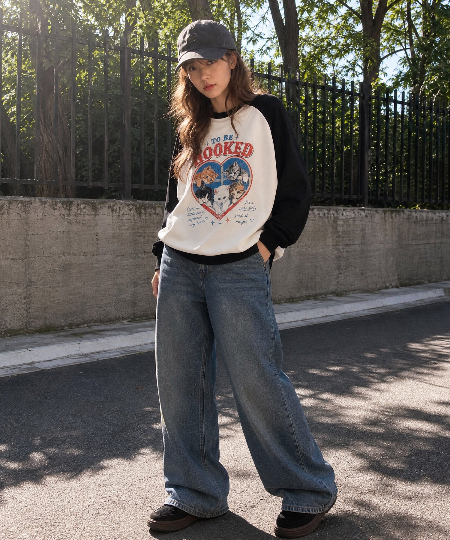 HOOK -original- Heart Cat Print Raglan Pullover Sweatshirt