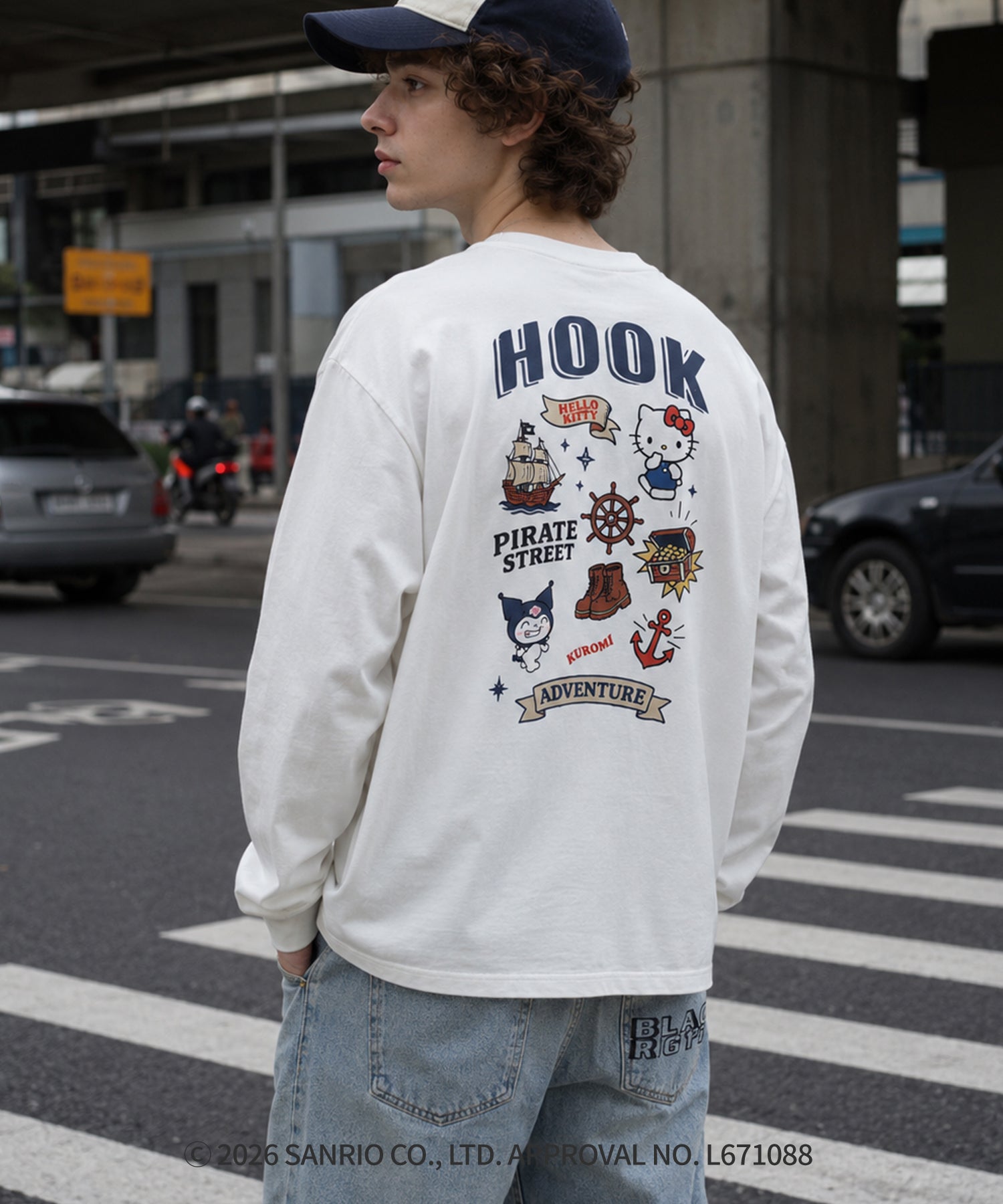HOOK -original-　サンリオキャラクターズ コラボ バックプリントロンTEE
