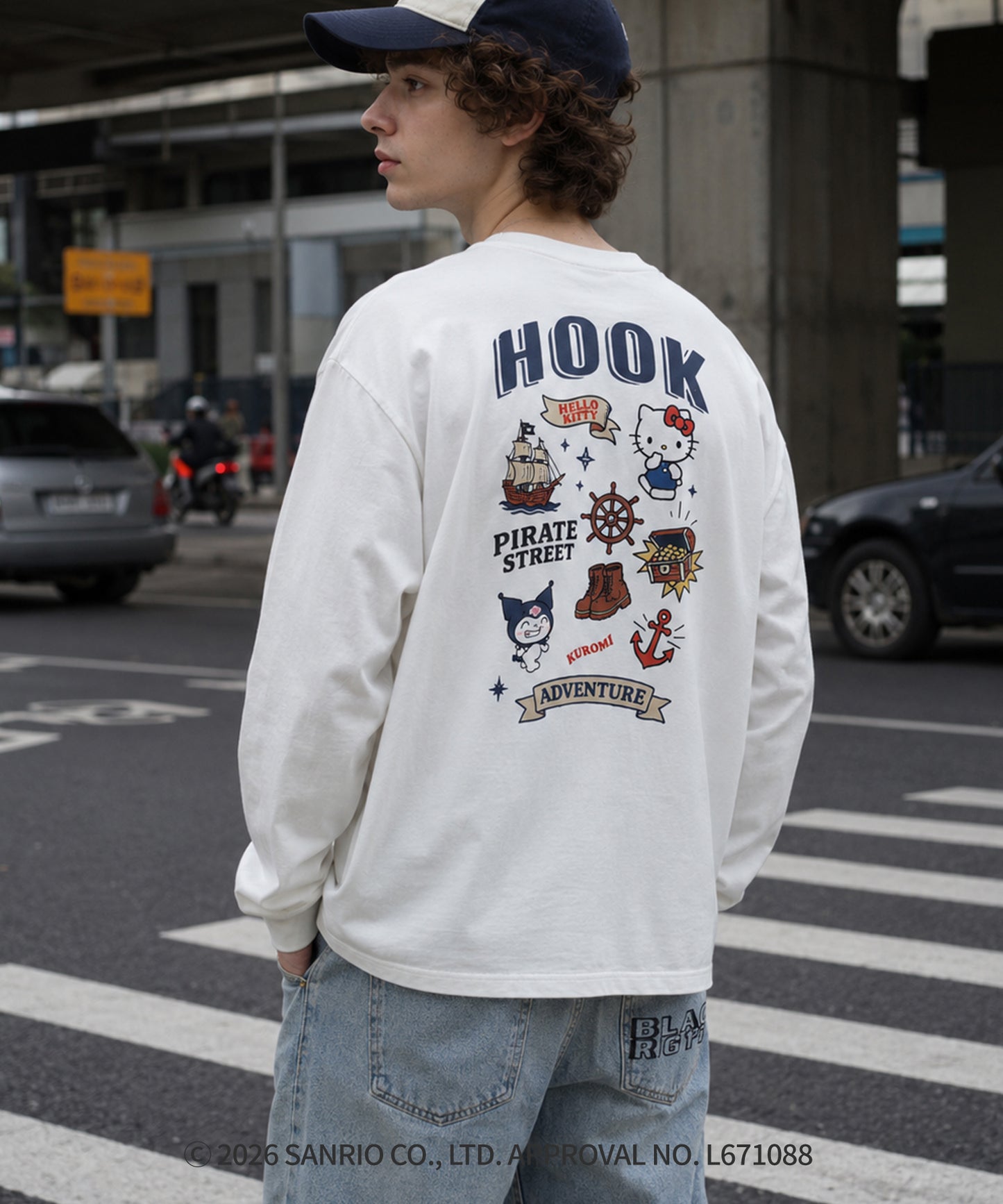 HOOK -original-　サンリオキャラクターズ コラボ バックプリントロンTEE