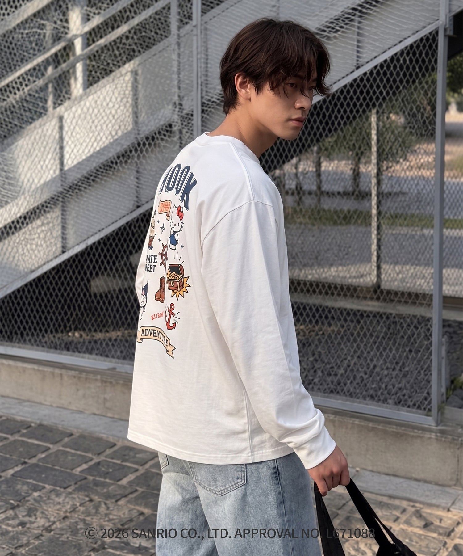 HOOK -original-　サンリオキャラクターズ コラボ バックプリントロンTEE