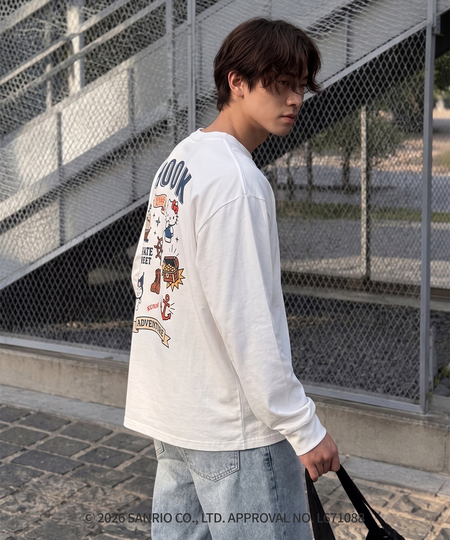 HOOK -original-　サンリオキャラクターズ コラボ バックプリントロンTEE