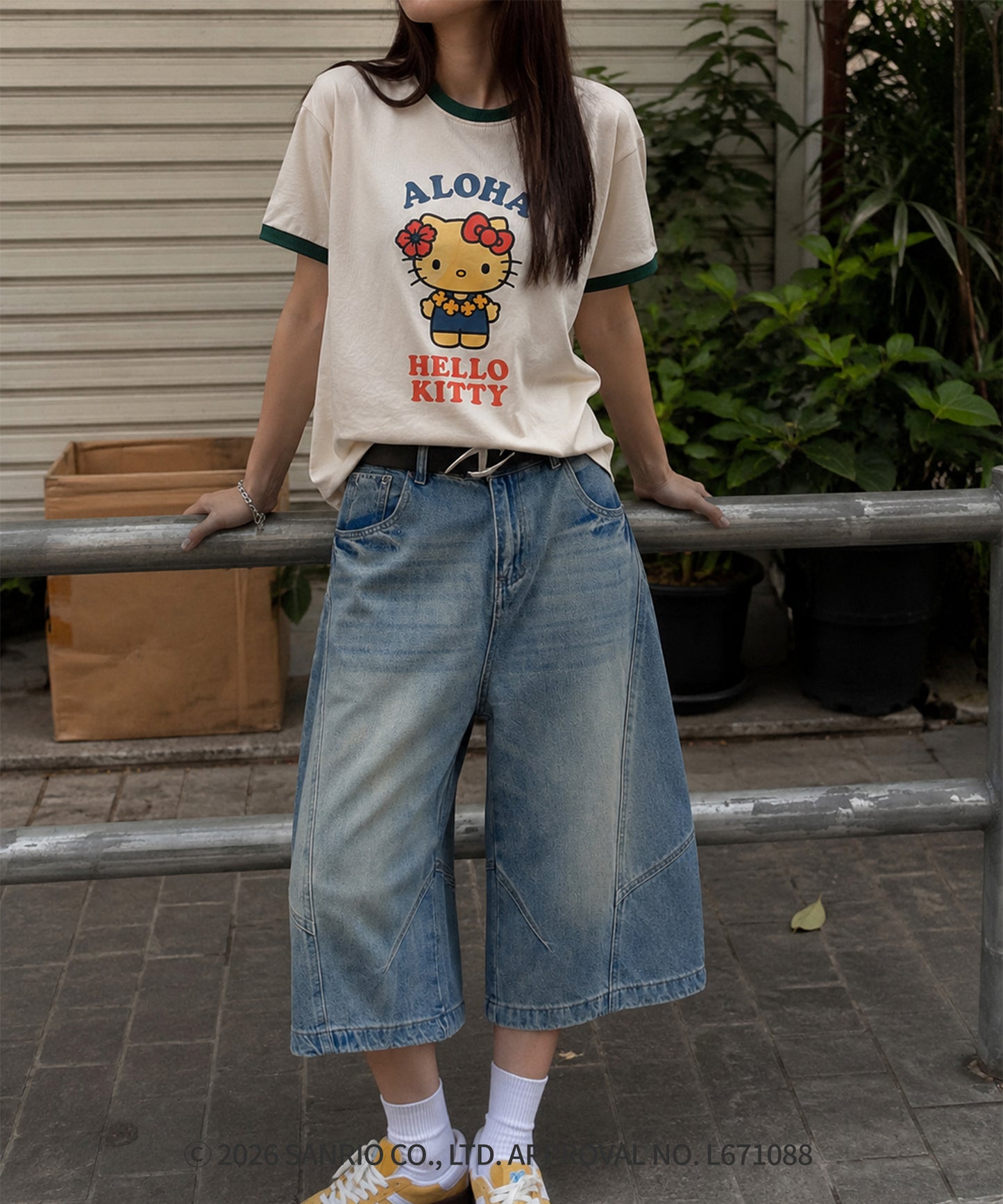 HOOK -original-　サンリオキャラクターズ コラボ バイカラープリントリンガーTシャツ