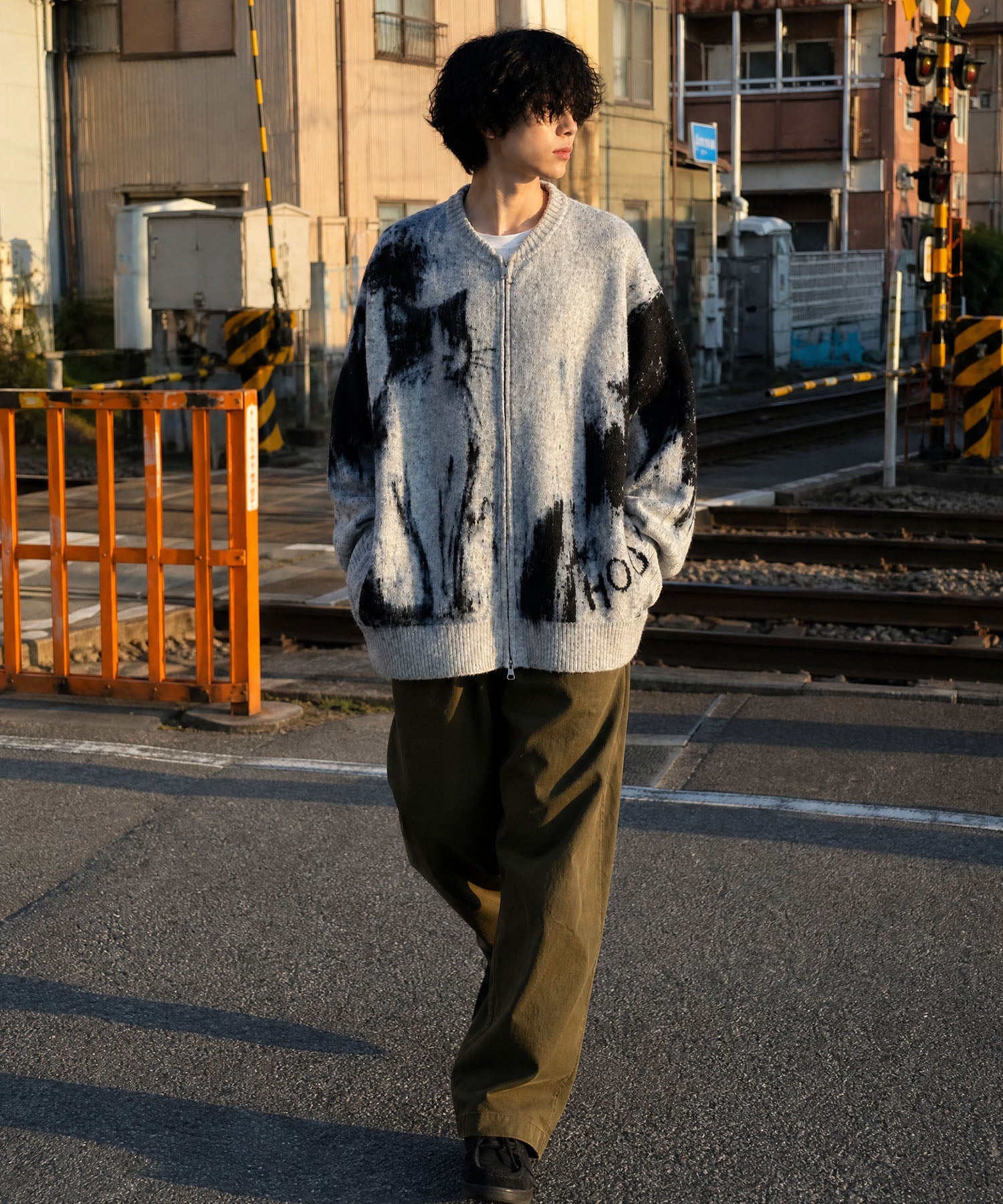 HOOK -original-　モノトーン猫ダブルジップモヘア風ニットブルゾン